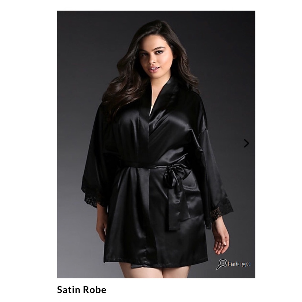 NWT Torrid Satin Robe